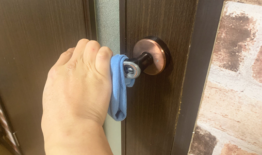 ドアノブの拭き掃除