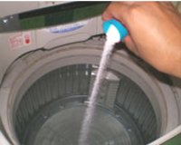 洗濯機にきれいッ粉を投入。