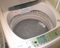 洗濯機を脱水、すすぎ。