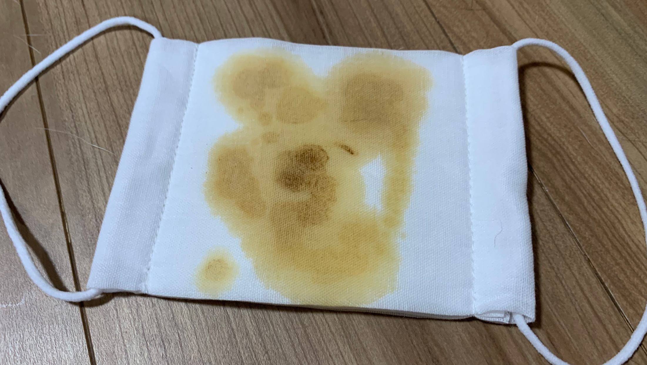 汚れた布マスク